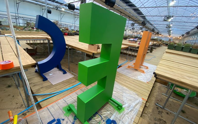 목재 조형간판 채색